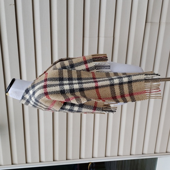 BURBERRY CHECK PLAID SCARF CAPE CAPELET - Picture 3 of 8